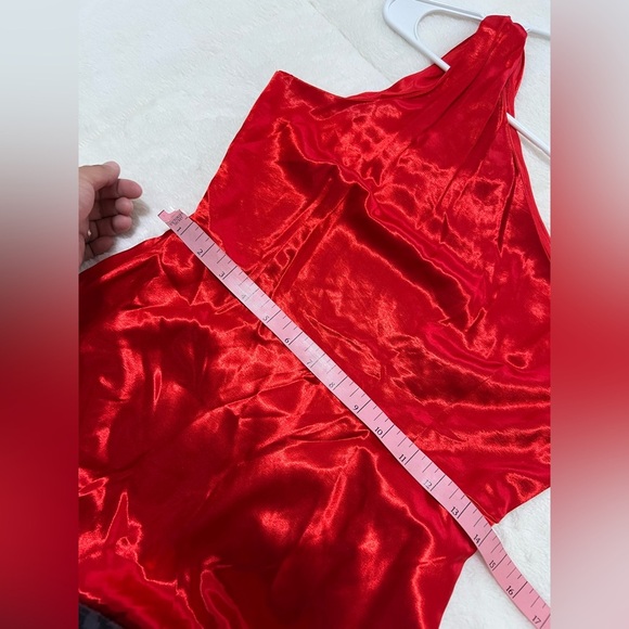 Lulus Elegant Red One Shoulder satin maxi Dress size M - Picture 5 of 11